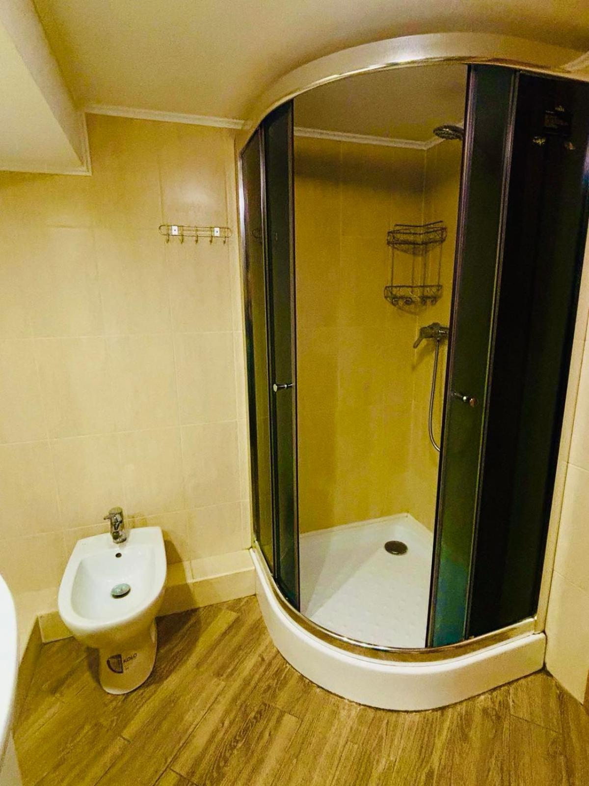 Kvartira Vozle Metro Darnitca Apartment