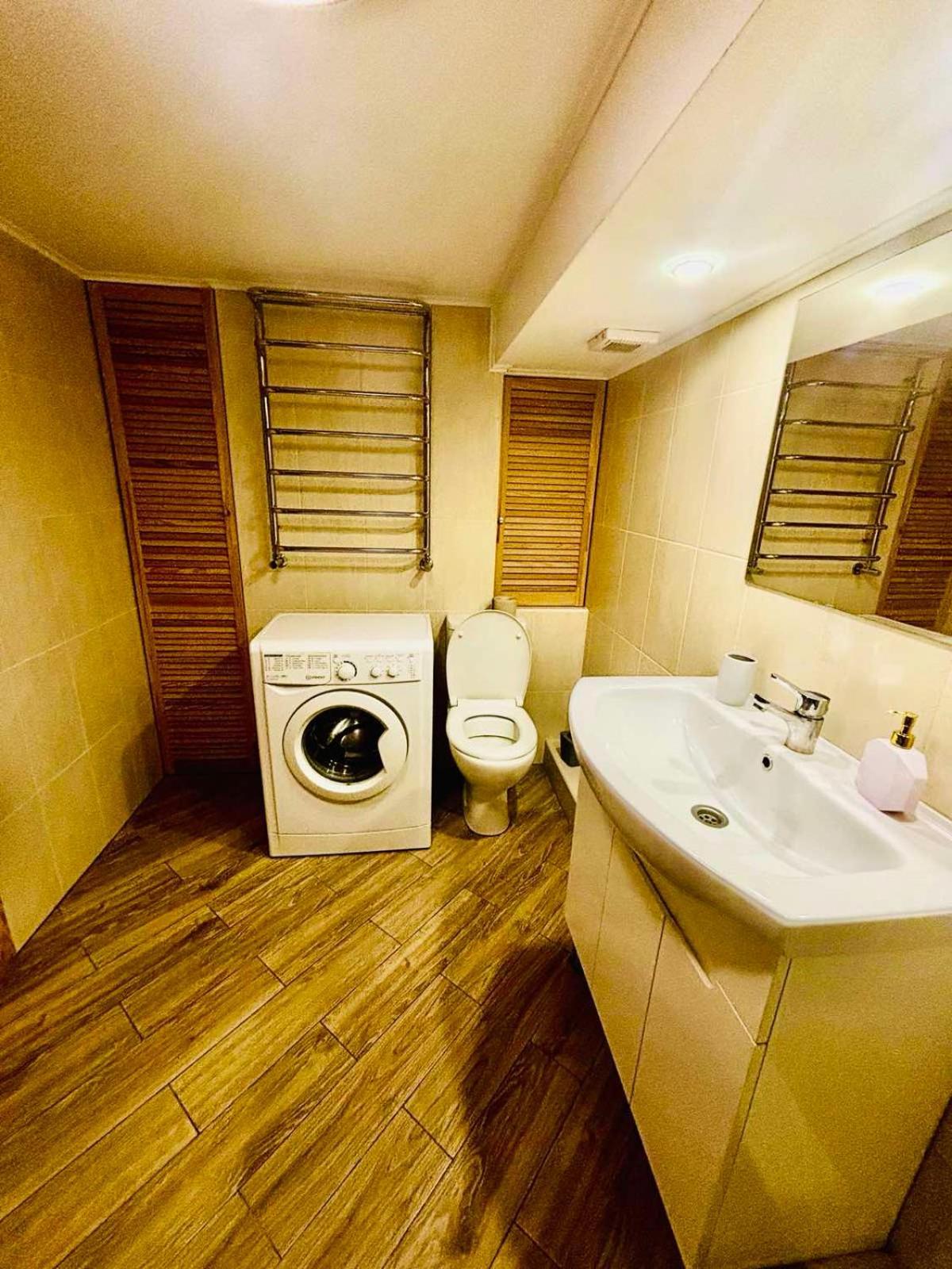 Kvartira Vozle Metro Darnitca Apartment Kyiv