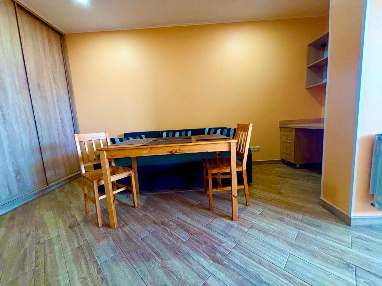 Apartment Kvartira Vozle Metro Darnitca Kyiv